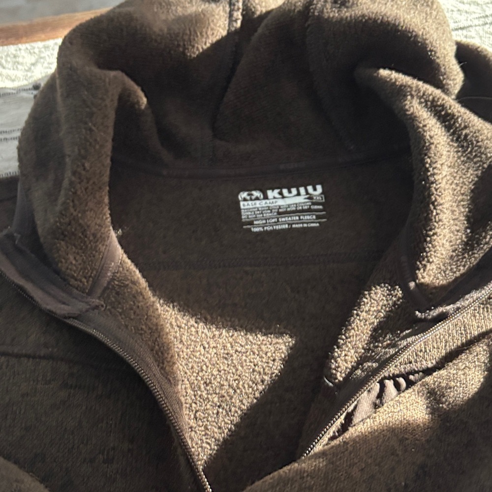 KUIU Men's Dark Brown Performance Jacket - Picture 7 of 7